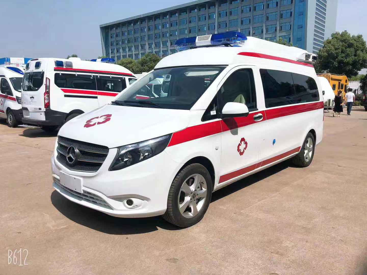 奔馳負(fù)壓型救護(hù)車(chē)