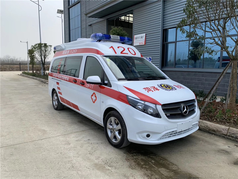 奔馳Vito(新威霆)高頂監(jiān)護(hù)型奔馳救護(hù)車(chē)